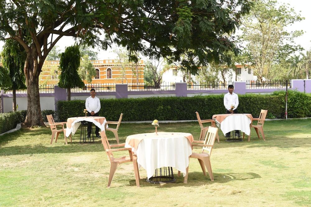 Hotel Lumbini International Бодх-Гая Екстер'єр фото
